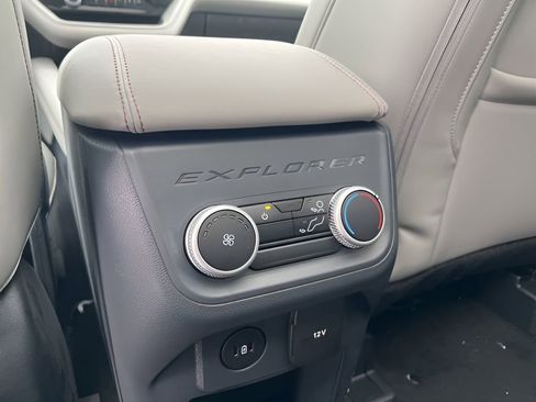 New 2026 Ford Explorer Active w/ Active Comfort Package image 22