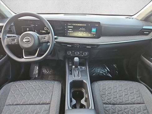 Used 2025 Nissan Kicks SV image 17