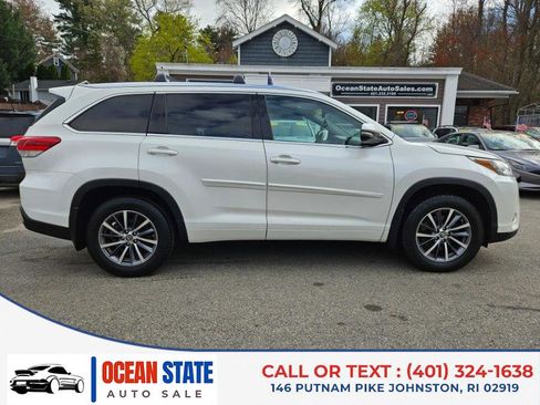 Used 2018 Toyota Highlander XLE AWD/4WD image 6