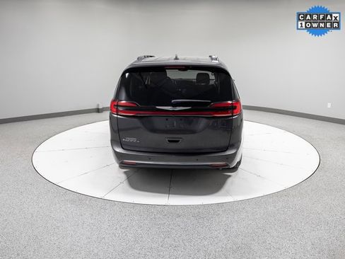 Used 2021 Chrysler Pacifica Touring w/ Cold Weather Group image 33