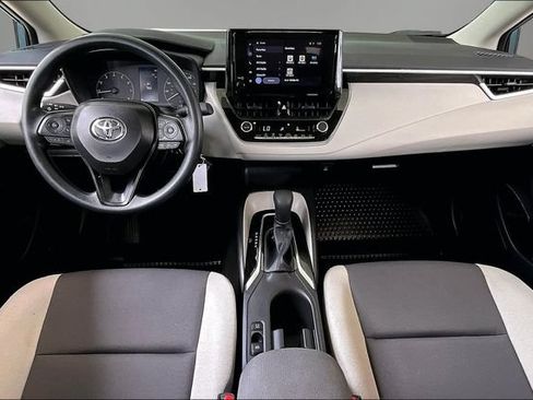 Used 2025 Toyota Corolla LE FWD image 7
