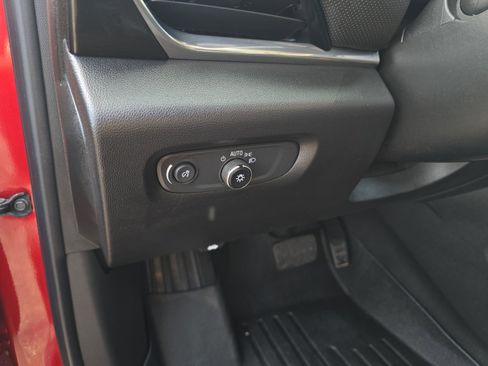 Used 2024 Chevrolet Traverse RS image 22