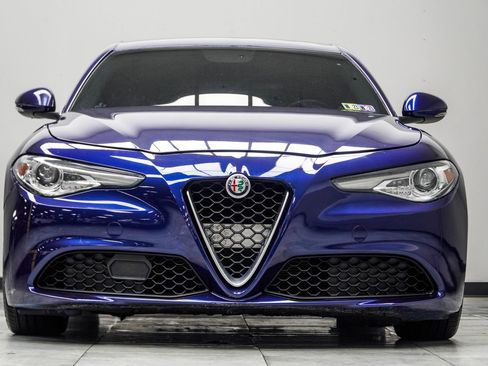 Used 2019 Alfa Romeo Giulia RWD image 7