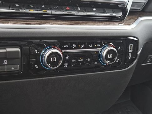New 2025 GMC Sierra 1500 SLE w/ Preferred Package AWD/4WD image 29