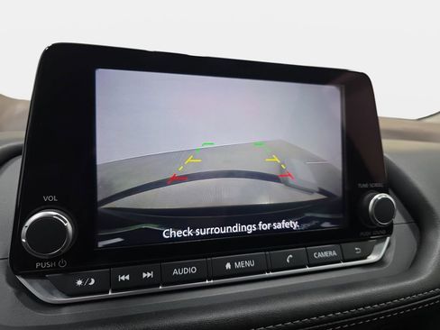 Used 2023 Nissan Rogue S image 21