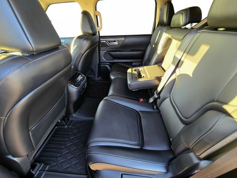 Used 2025 INFINITI QX80 Pure RWD image 10