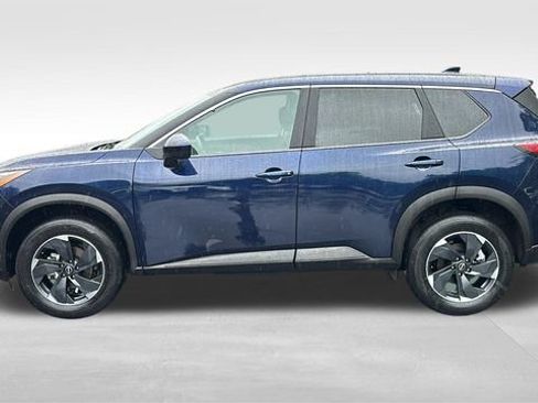 Used 2025 Nissan Rogue SV AWD/4WD image 4