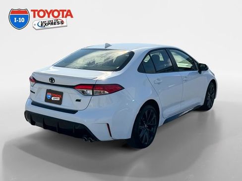 Certified 2026 Toyota Corolla SE w/ SE Package FWD image 5