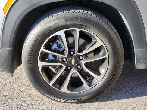 Used 2025 Chevrolet TrailBlazer LT FWD image 9