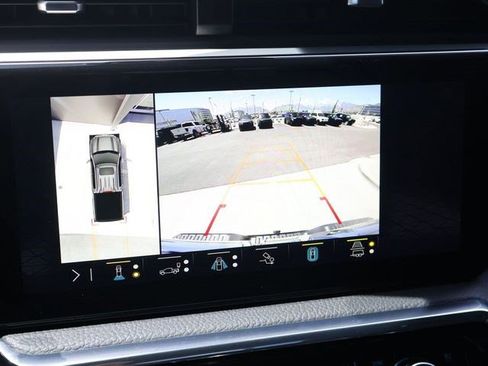 Used 2023 GMC Sierra 1500 Denali w/ Technology Package AWD/4WD image 18