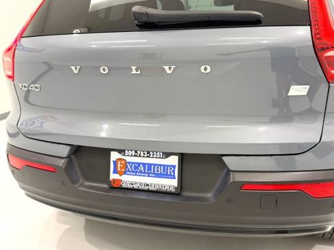 Used 2022 Volvo XC40 P8 Recharge Plus AWD/4WD image 11