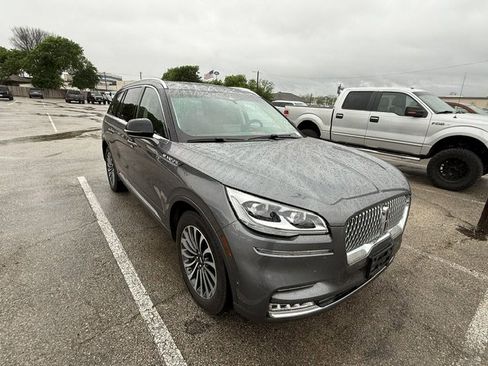 Used 2023 Lincoln Aviator Reserve w/ Equipment Group 201A image 4