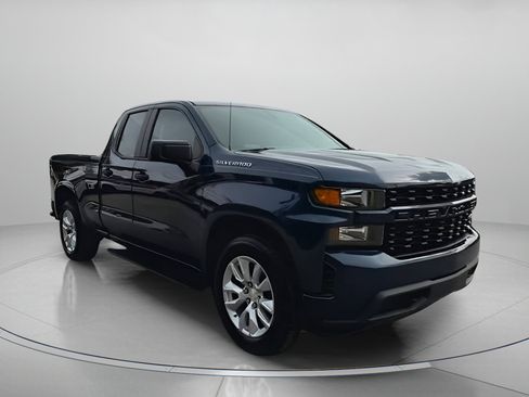 Used 2019 Chevrolet Silverado 1500 Custom w/ Custom Convenience Package image 3