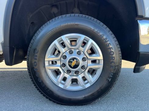 Used 2025 Chevrolet Silverado 2500 LT w/ Safety Package AWD/4WD image 3