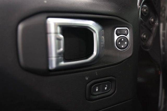 Used 2022 Jeep Wrangler Unlimited Rubicon w/ Steel Bumper Group AWD/4WD image 18