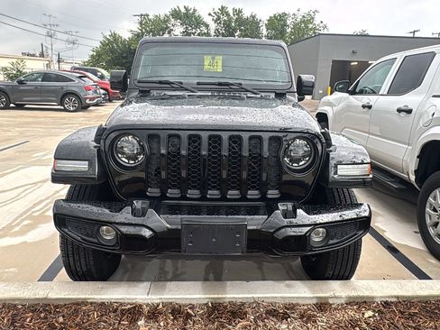 Certified 2023 Jeep Gladiator Overland AWD/4WD image 2