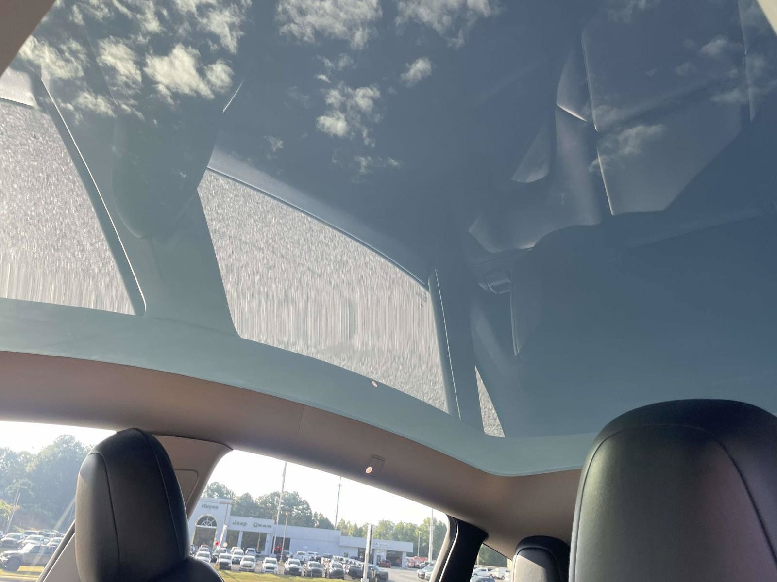 Used 2022 Tesla Model Y Performance AWD/4WD image 15