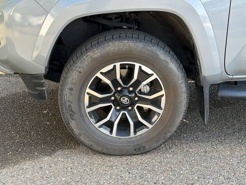 Used 2021 Toyota Tacoma TRD Sport w/ TRD Premium Sport Package image 9