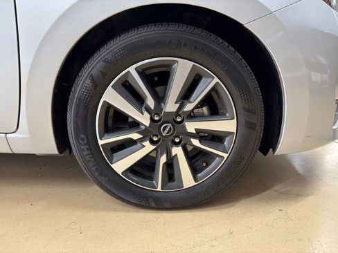 Used 2025 Nissan Versa SV FWD image 28