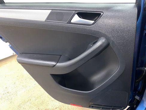 Used 2015 Volkswagen Jetta SE image 21