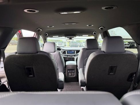 Used 2022 Buick Enclave Premium w/ Surround and Sites Package image 7