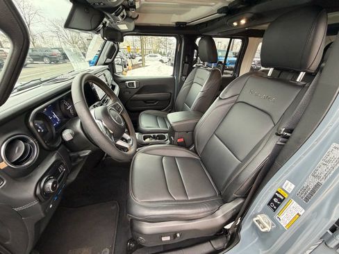 Used 2024 Jeep Wrangler Unlimited Sahara w/ Dual Top Group image 21