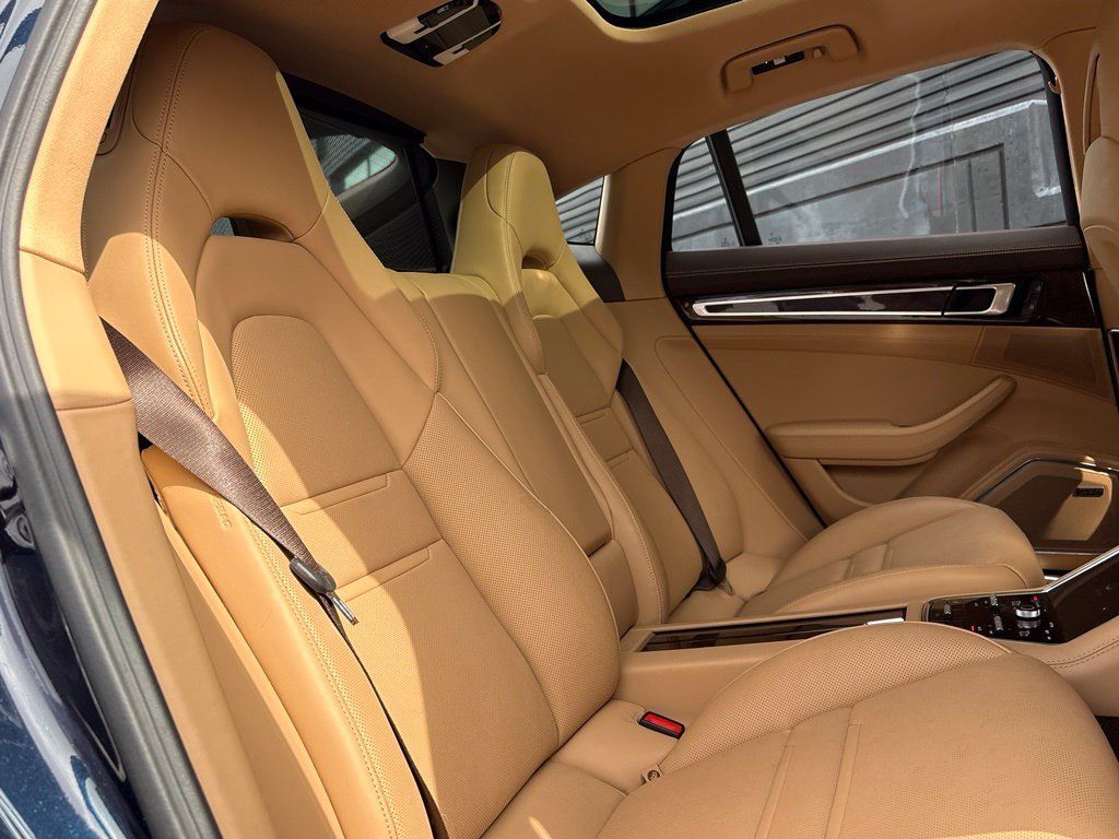 Certified 2023 Porsche Panamera 4S AWD/4WD image 22