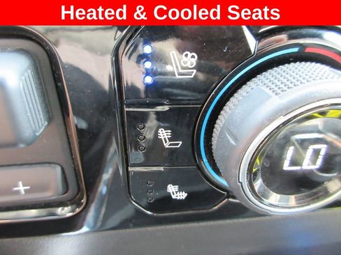 Used 2022 Chevrolet Silverado 1500 High Country w/ High Country Premium Package AWD/4WD image 21