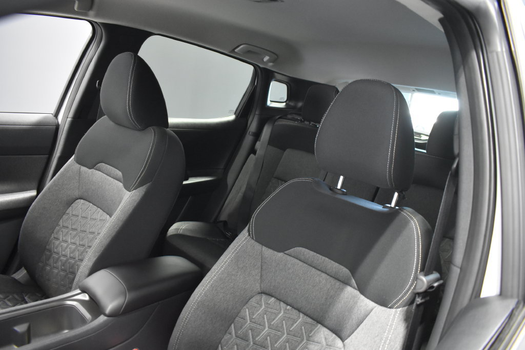 Certified 2026 Nissan Kicks SV AWD/4WD image 17