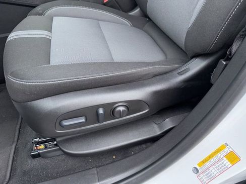 Used 2025 Chevrolet Blazer LT image 28