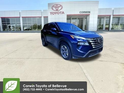 Used 2025 Nissan Rogue SV FWD image 18