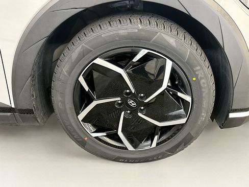 Used 2024 Hyundai Ioniq 5 SEL AWD/4WD image 11