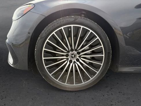 Used 2025 Mercedes-Benz E 350 4MATIC Sedan image 9
