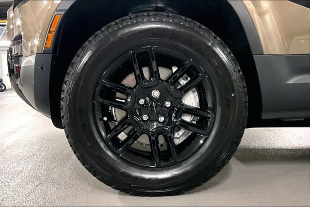 Certified 2026 Land Rover Defender 110 S AWD/4WD image 8
