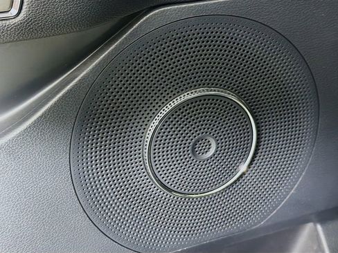 Used 2022 Ford Expedition XLT image 23