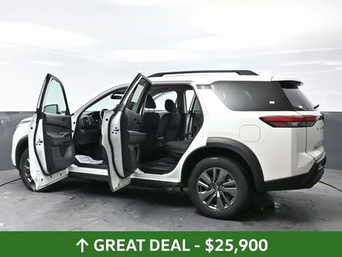 Used 2024 Nissan Pathfinder SV AWD/4WD image 60