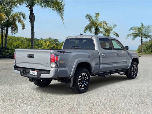 Used 2021 Toyota Tacoma TRD Sport w/ Technology Package image 4