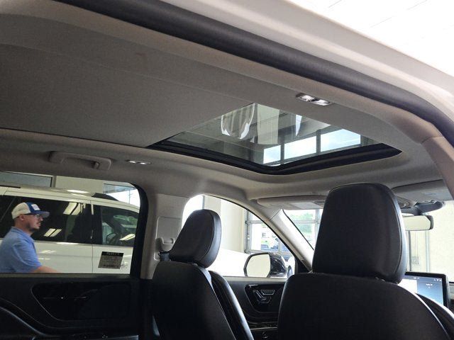 Used 2023 Lincoln Aviator AWD w/ Premium Package image 9