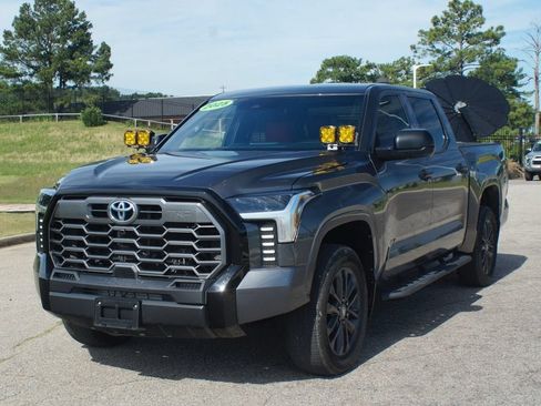 Used 2025 Toyota Tundra SR w/ SR Tow Package AWD/4WD image 23