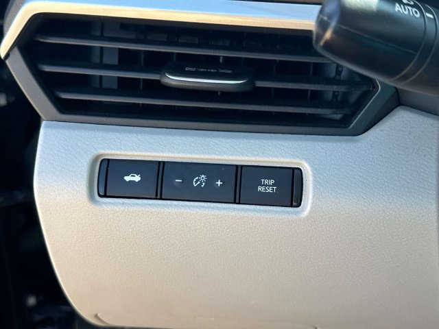 Used 2024 Nissan Altima 2.5 SV FWD image 26