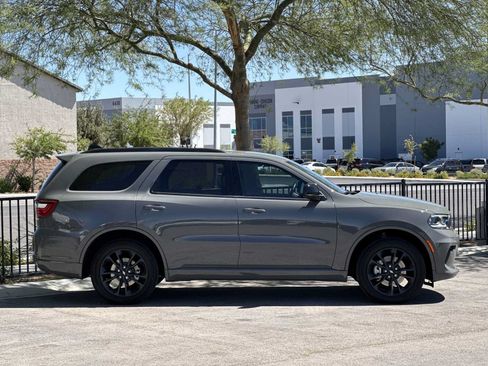 Used 2025 Dodge Durango GT w/ Blacktop Package AWD/4WD image 9