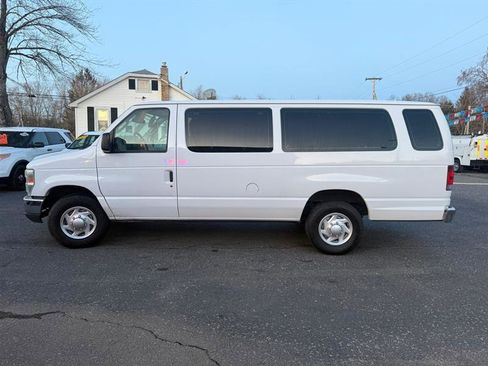 Used 2013 Ford E-350 and Econoline 350 XLT image 9