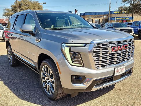 New 2026 GMC Yukon Denali w/ Sun & Power Step Package image 4
