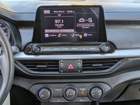 Used 2023 Kia Forte LXS image 18