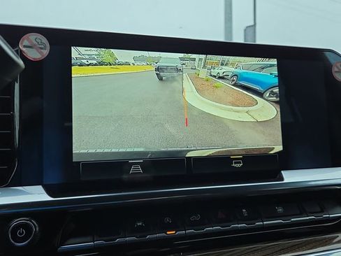 Used 2025 Chevrolet Silverado 1500 LT image 23