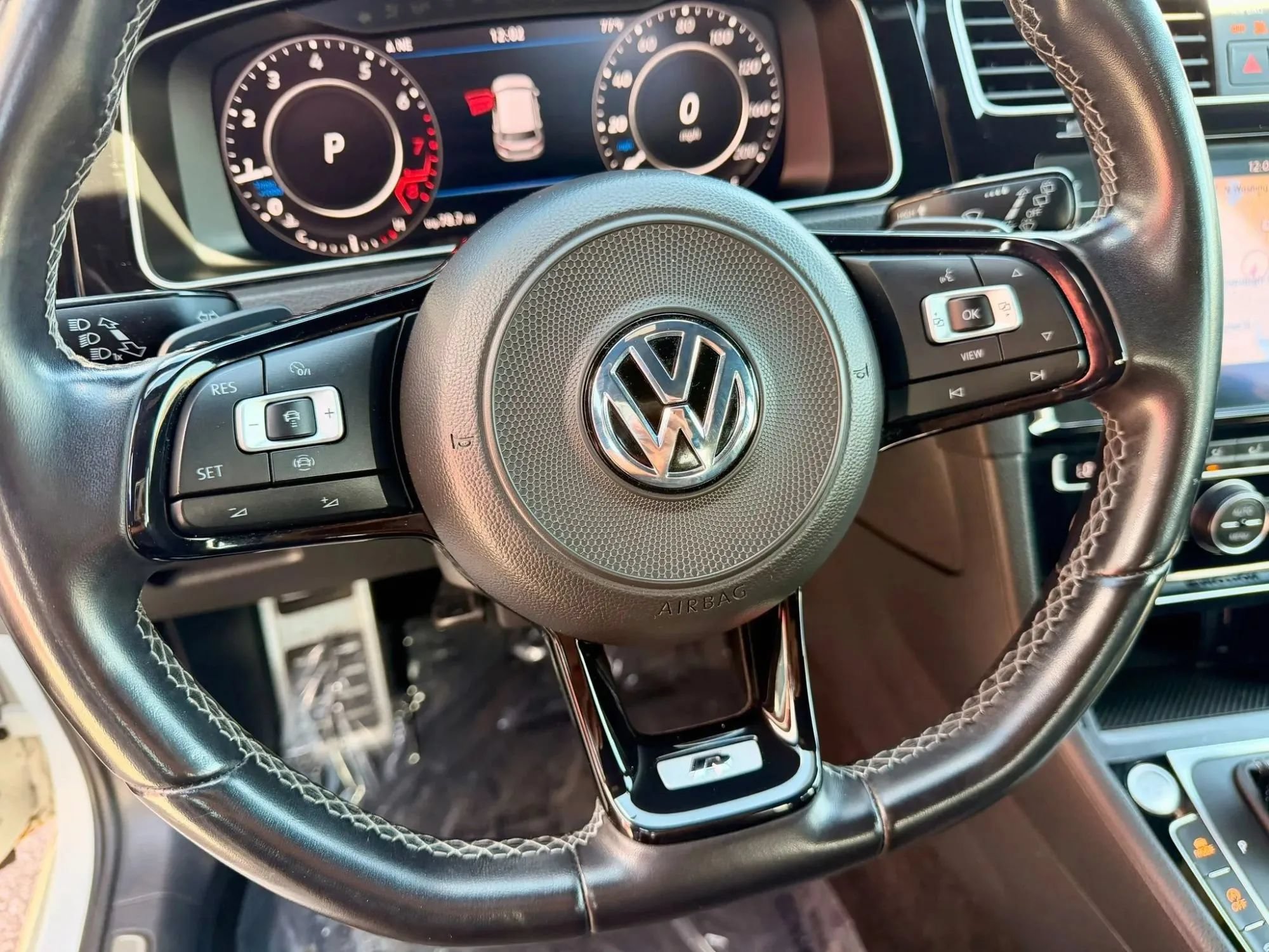 Used 2019 Volkswagen Golf R 4-Door AWD/4WD image 11