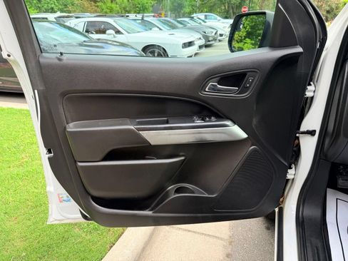 Used 2021 Chevrolet Colorado LT w/ Fleet Safety Package RWD image 18