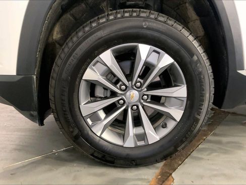 Used 2026 Chevrolet Equinox LT AWD/4WD image 11