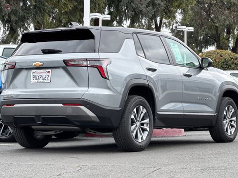 Used 2026 Chevrolet Equinox LT w/ Convenience Package II image 5