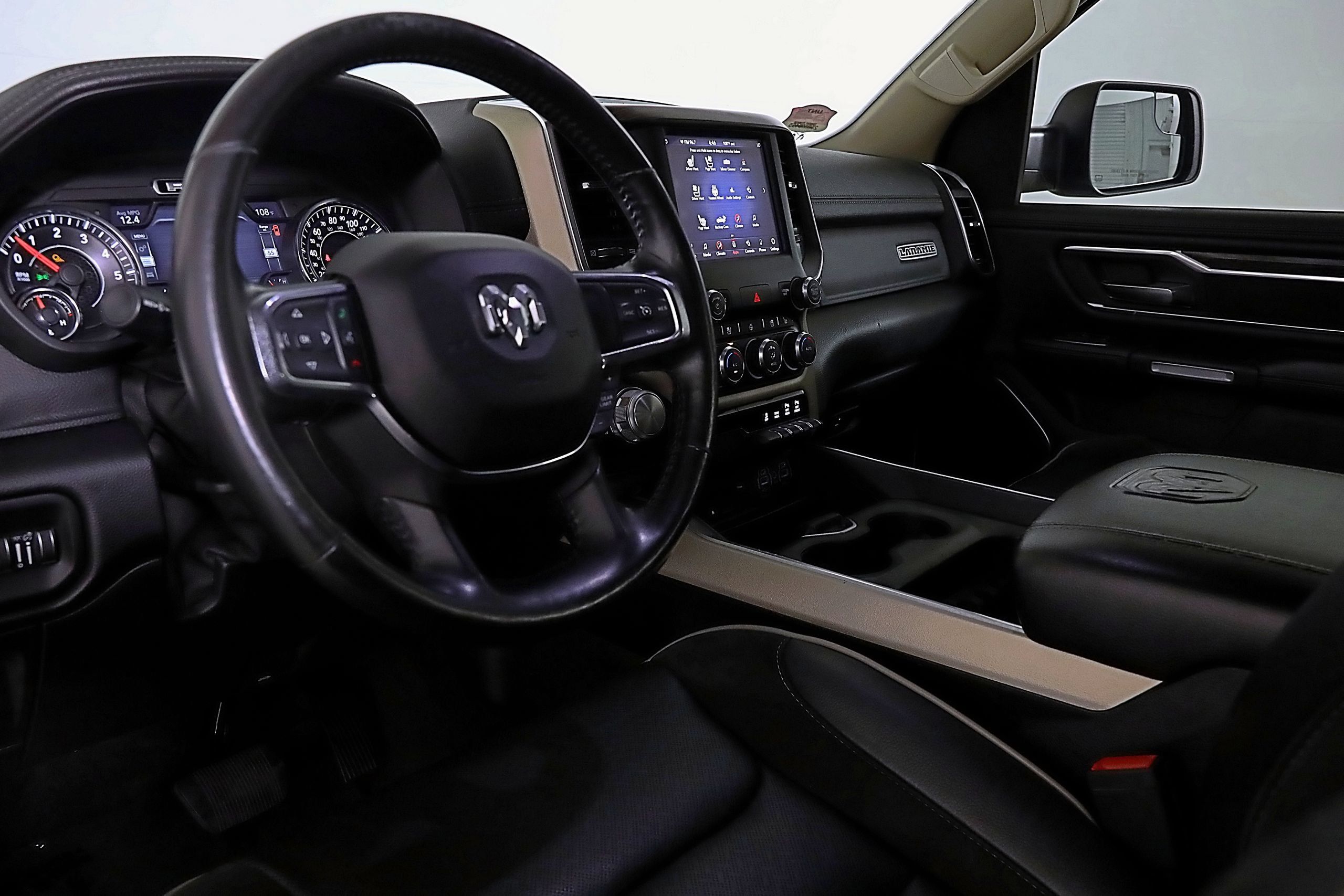 Used 2019 RAM 1500 Laramie AWD/4WD image 18